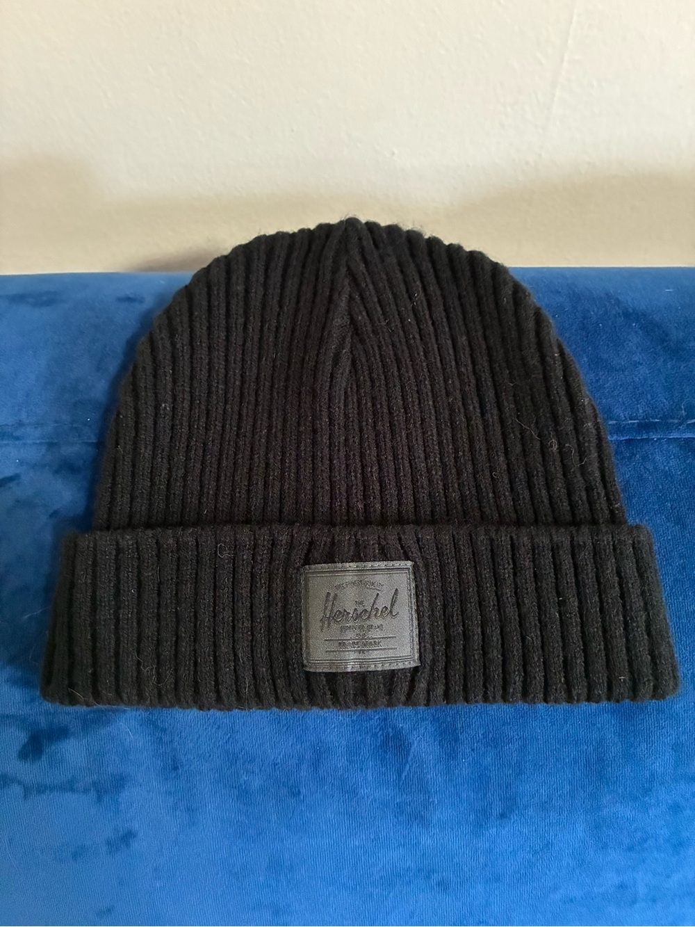 Herschel black ribbed cuffed beanie